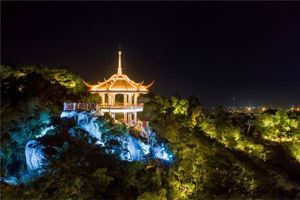 公園景觀照明應(yīng)達到整體協(xié)調(diào)融洽 公園景觀照明應(yīng)達到整體協(xié)調(diào)融洽