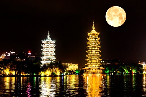 LED燈用于景觀亮化工程的4個(gè)獨(dú)特優(yōu)勢(shì) LED燈用于景觀亮化工程的4個(gè)獨(dú)特優(yōu)勢(shì)