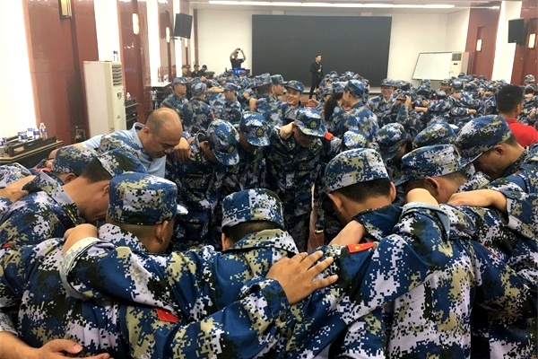 第六屆河南牛商爭霸賽正式開賽，明亮照明全力以赴！